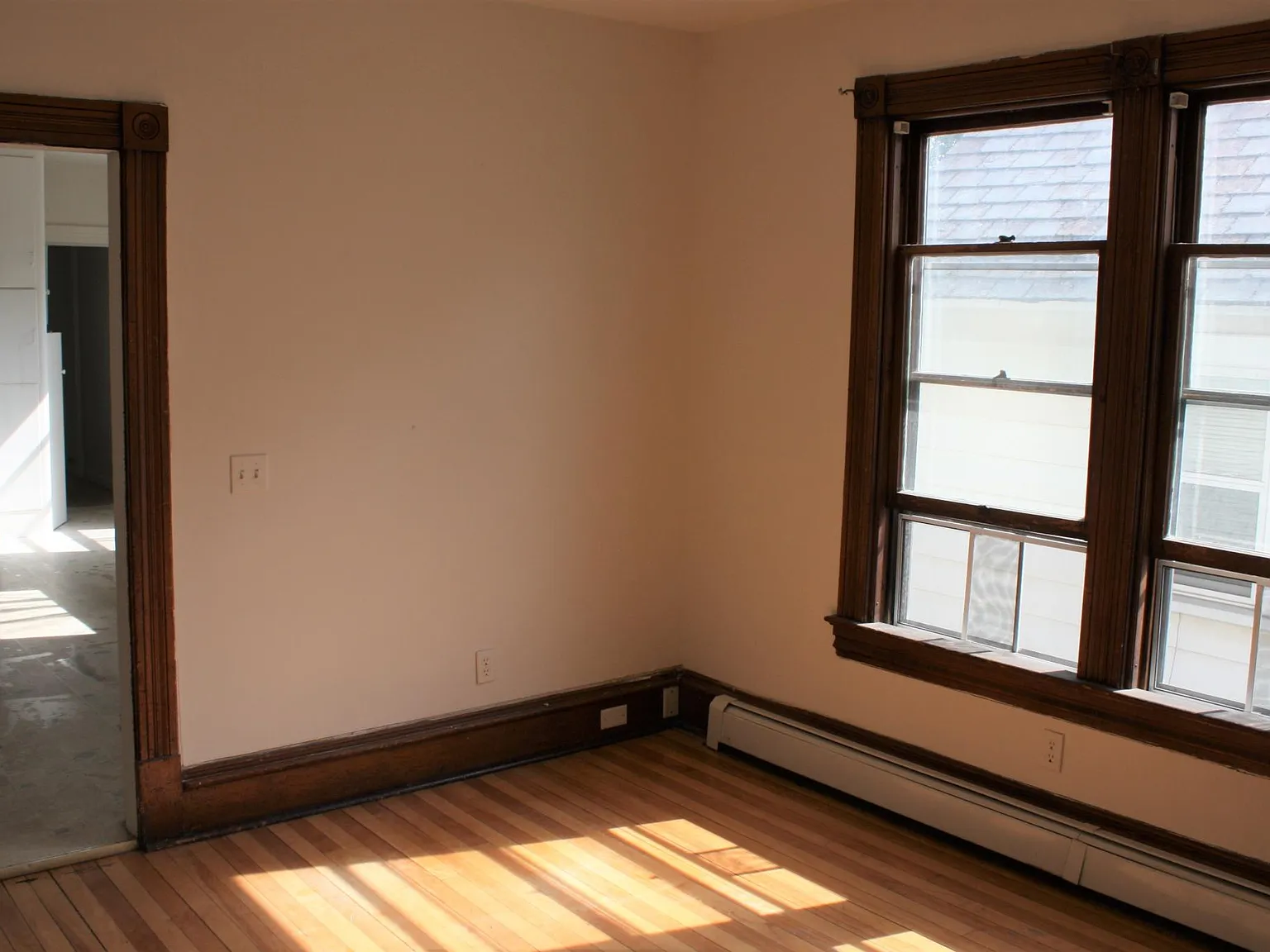 5 bed, 1800 sqft, $5,375 — Photo 3
