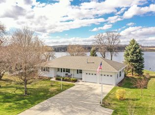 833 E Fir Ave, Fergus Falls, MN 56537