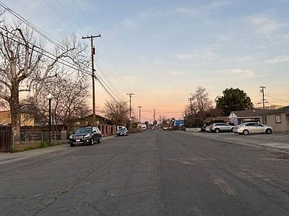 5th image of 809 Lampasas Ave