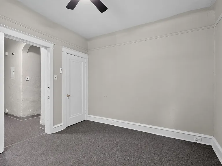 332 W Washington St — Photo 9