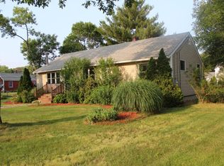 9 Elizabeth Rd, Barrington, RI 02806