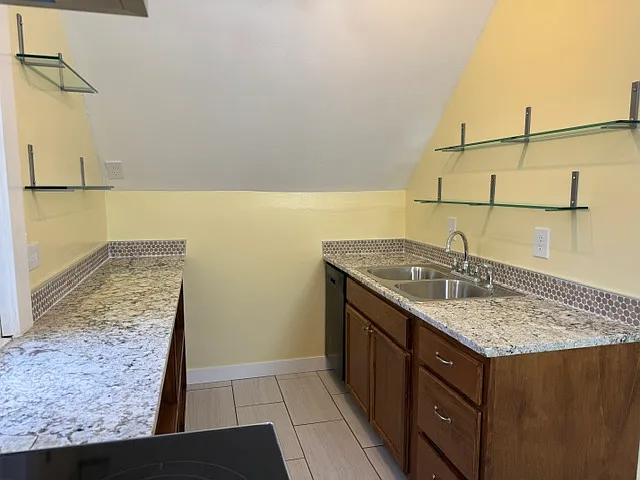 1206 E Cedar Ave — Photo 11