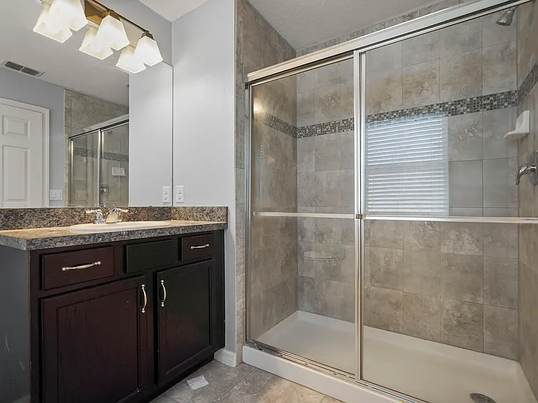 1300 Cavender Creek Rd — Photo 17