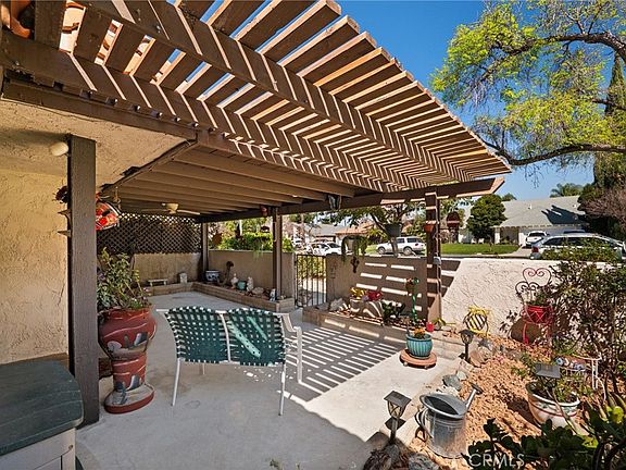 5th image of 2850 Monroe St