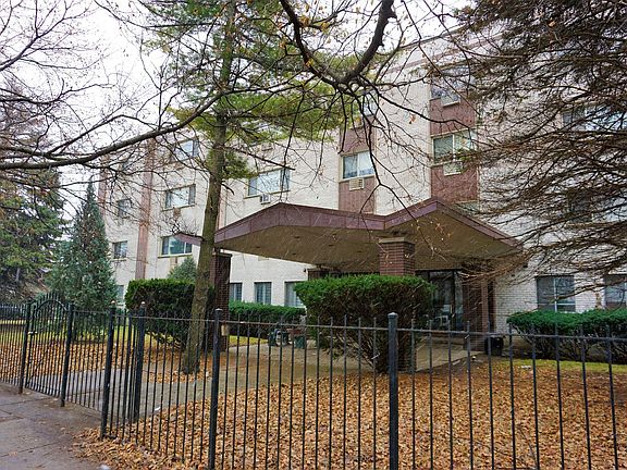 2nd image of 1415 W Pratt Blvd APT 104