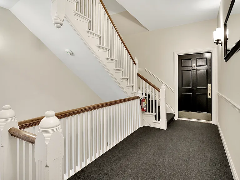 1228 N Dearborn St #2 — Photo 3