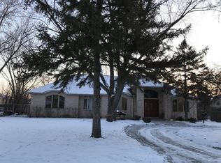 325 Red Oak Rd, Northbrook, IL 60062