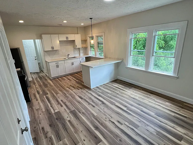 884 Copley Rd — Photo 5