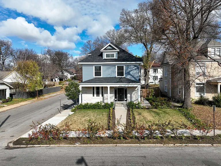1544 Court Ave #1 — Photo 4