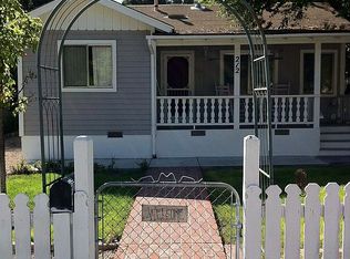 212 12th St, Paso Robles, CA 93446