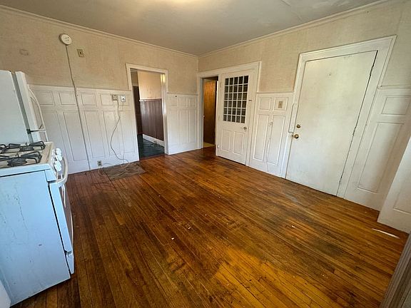 4th image of 16 Glidden St #5