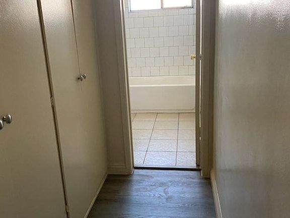 4th image of 11400 Menlo Ave #2-1-05