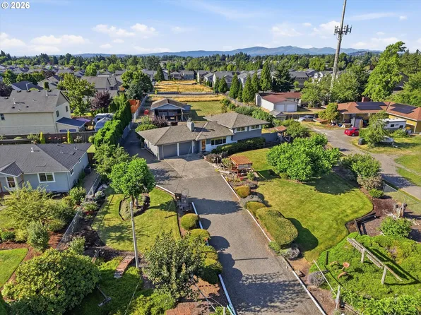 3329 SE Hillyard Rd, Gresham, OR 97080
