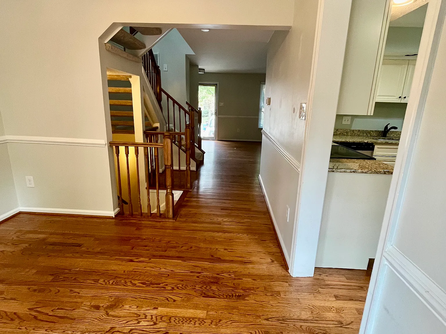 3 bed, 3.5 bath, 1452 sqft, $2,800 — Photo 4