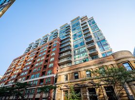 230 King St E