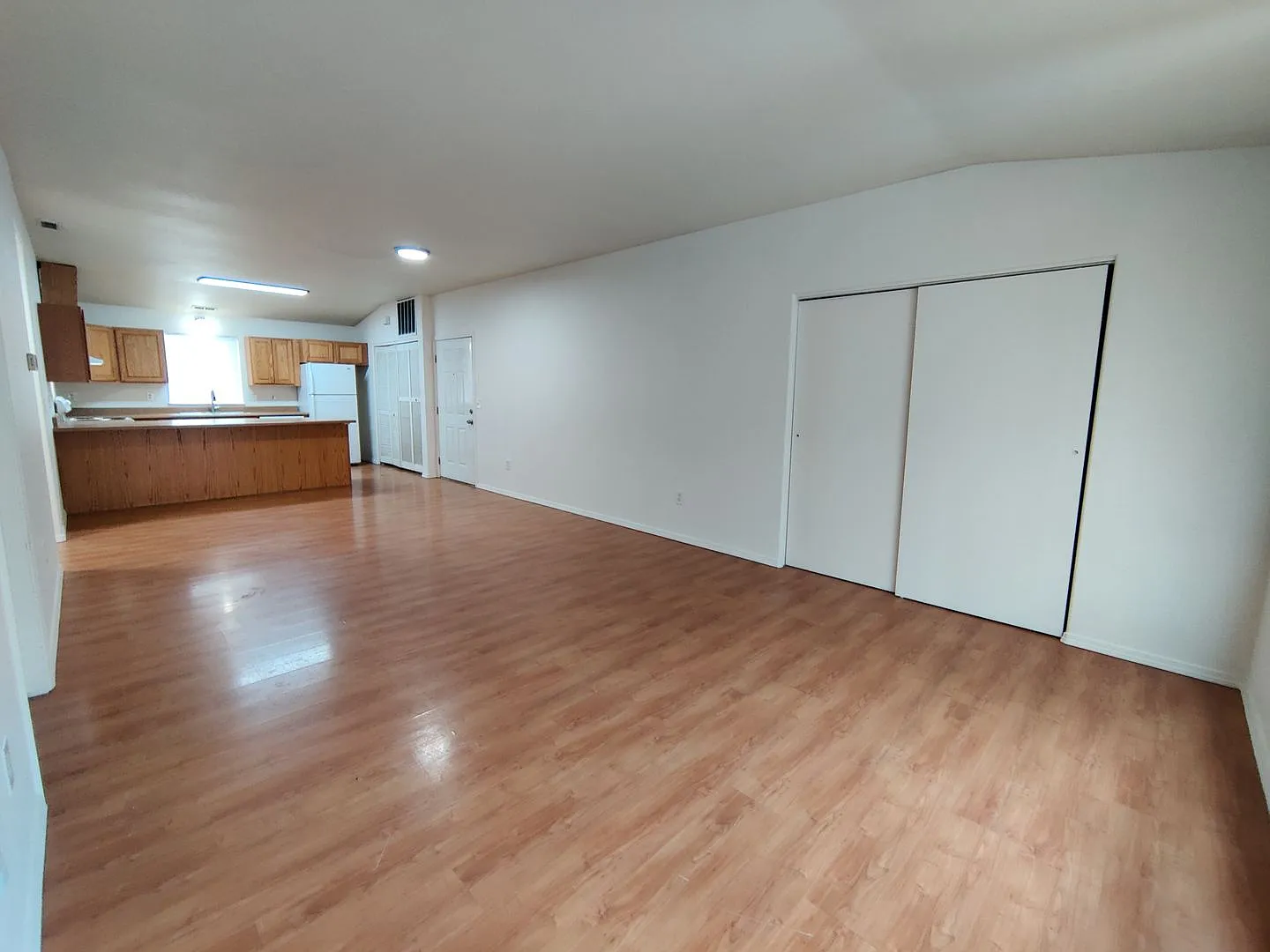 100 E Miller Ave — Photo 4