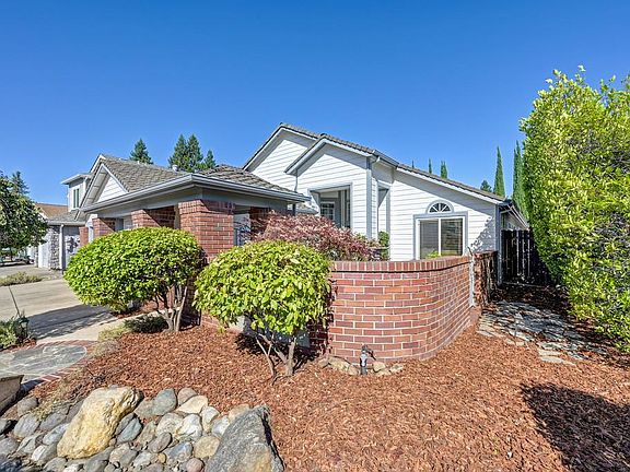 5th image of 347 Silberhorn Dr