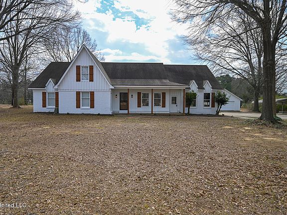 2nd image of 4707 Douglas Dr