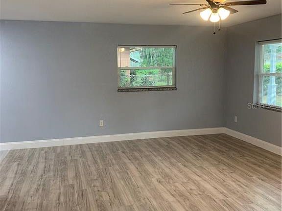 5th image of 970 W Tee Cir