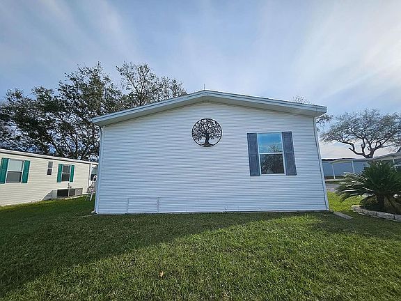 3rd image of 10936 Tumbleweed Dr #19