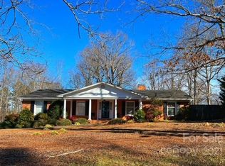 305 Mockingbird Ln, Mc Adenville, NC 28101