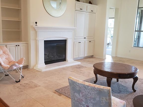 Gas fireplace, builtins