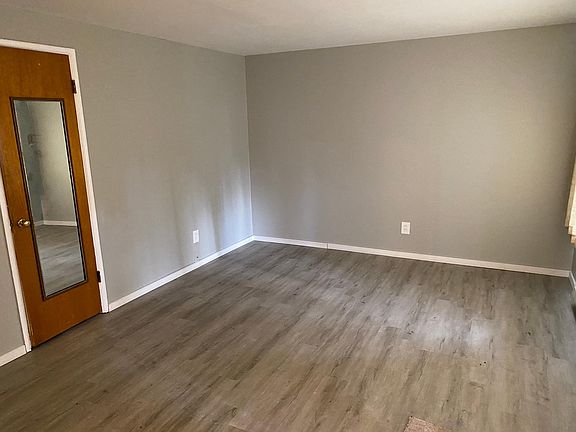 4th image of 9667 Bridgeport Way SW #2