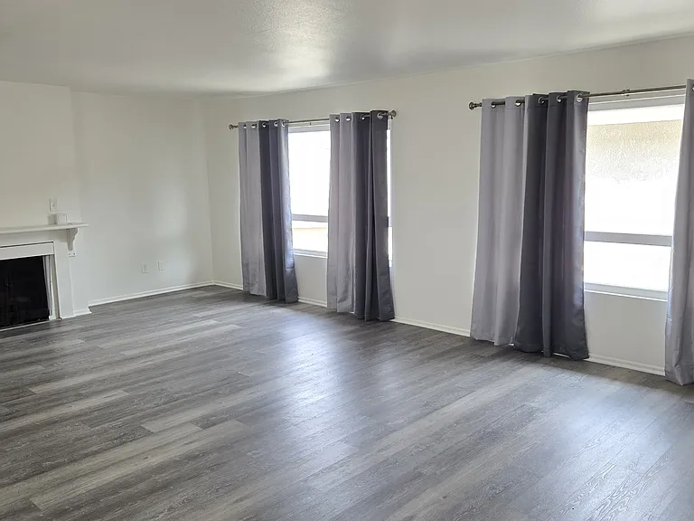 7802 Shaffer Cir #4 — Photo 3