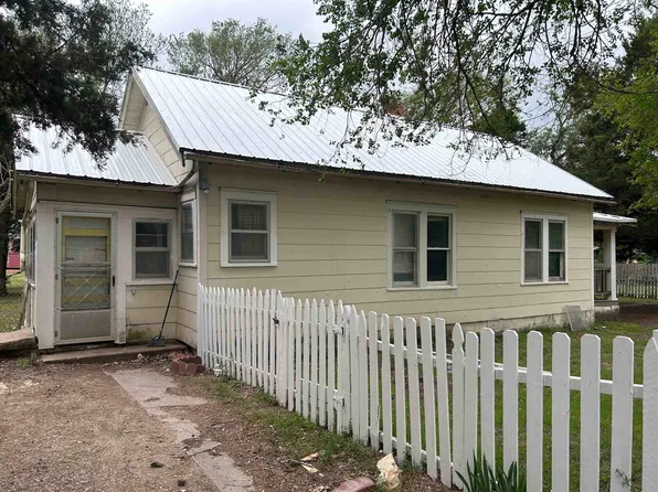 700 SE Lydia St, Rosalia, KS 67132