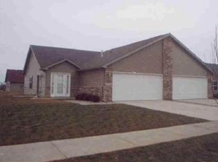 8620 W McKinley St, Merrillville, IN 46410