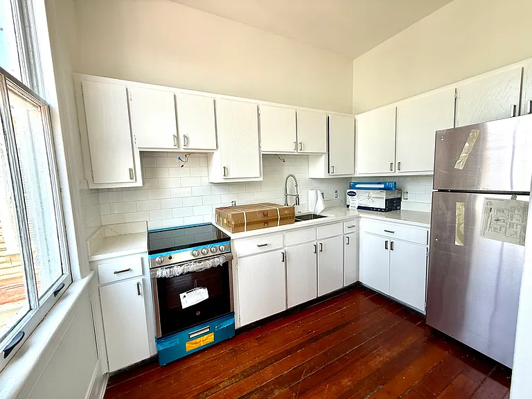 58 Pitt St #B — Photo 23
