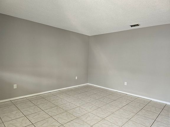 5th image of 201 College Blvd E Unit 27