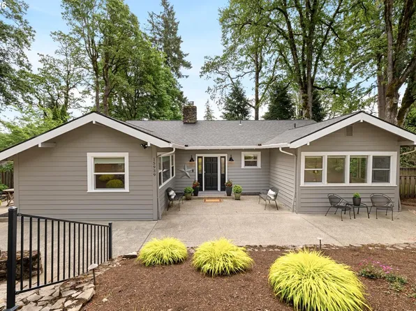 15939 Twin Fir Rd, Lake Oswego, OR 97035
