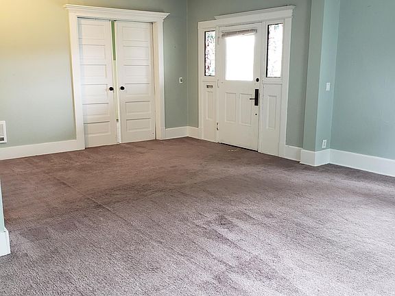 2nd image of 1014 N K St APT 1