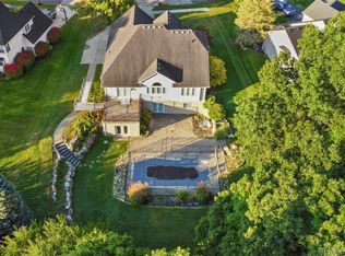 1075 Long Leaf Ct, Brighton, MI