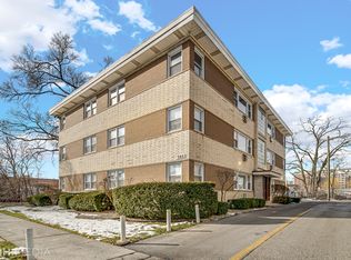 308 Beach Ave APT 3B, La Grange Park, IL 60526