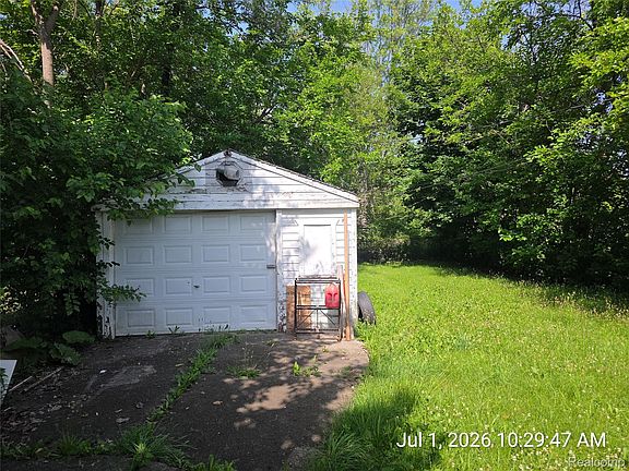 3rd image of 8499 Westwood St