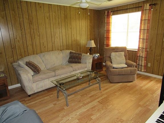 5th image of 203 Gateway Dr