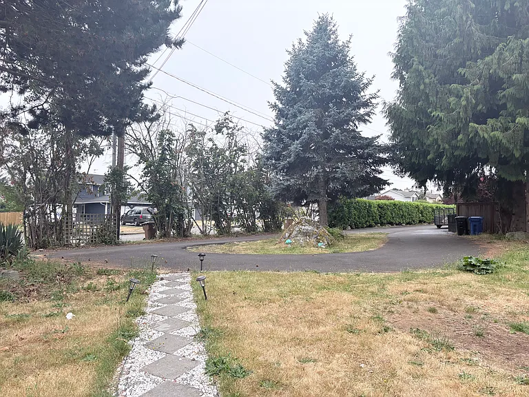2109 65th Ave NE — Photo 12