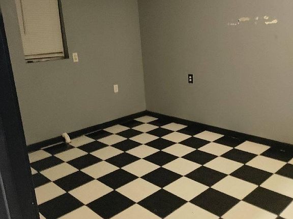 5th image of 105 E Adoue St #3