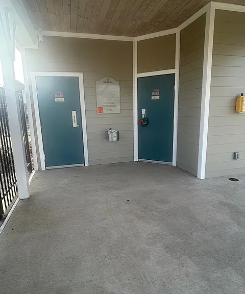 901 Hackberry Dr — Photo 24