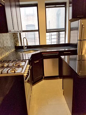 Rented by Uptown Flats LLC | media 23