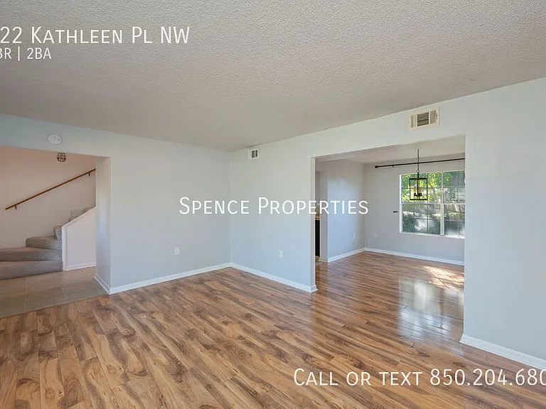 322 Kathleen Pl NW — Photo 3