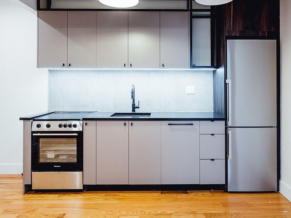 1st image of 620 Parkside Ave #C4
