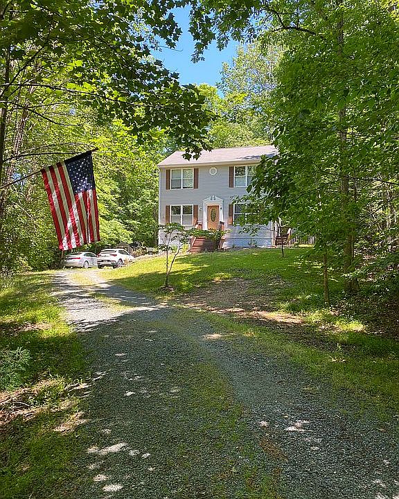 2nd image of 4 Riverside Dr #0