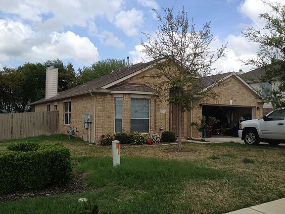 2nd image of 2812 Barefoot Ln