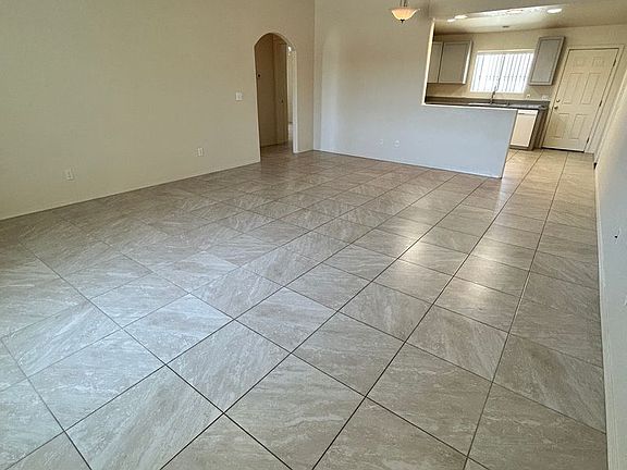 3rd image of 3289 Tolteca Dr Unit 102