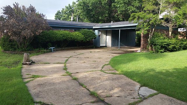 1st image of 1705 E Barton Ave