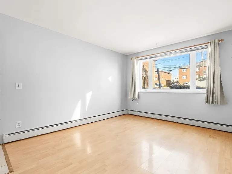 133 Warren St #3 — Photo 12