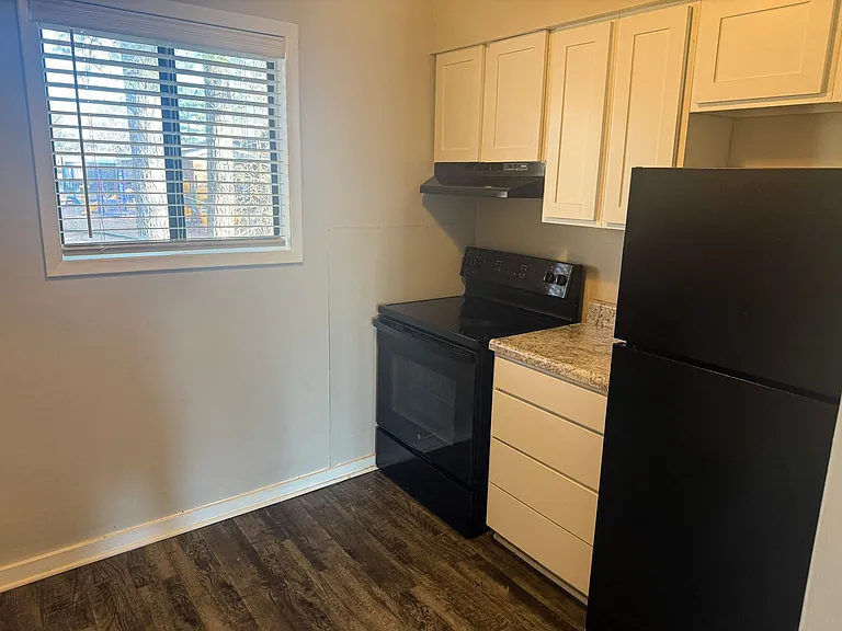 Berkshire Apartments — Photo 5